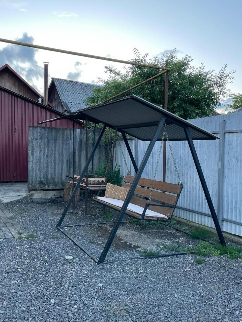 Квітковий Двір Golubinoye Exteriör bild
